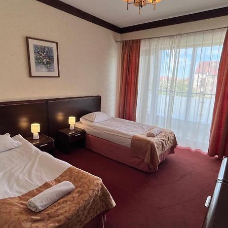 Neptun Hotel Legnica Kültér fotó