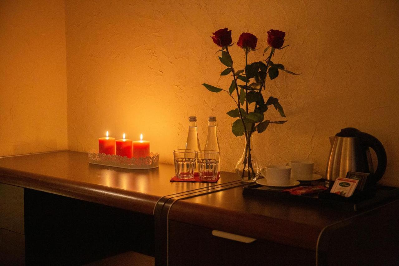 Neptun Hotel Legnica Kültér fotó