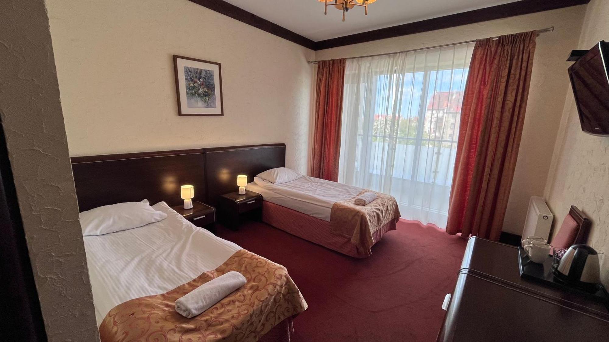 Neptun Hotel Legnica Kültér fotó